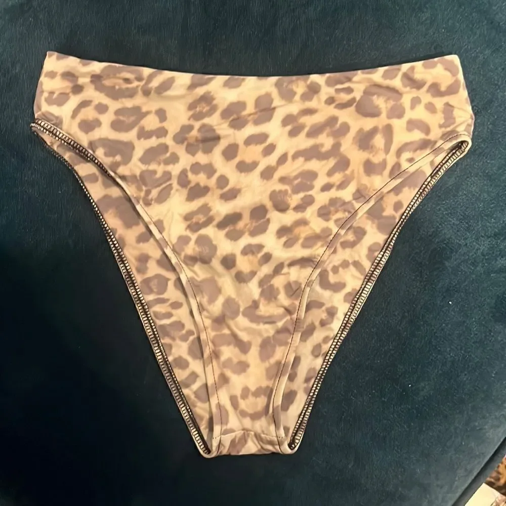 Frankie’s Leopard Bikini Bottoms